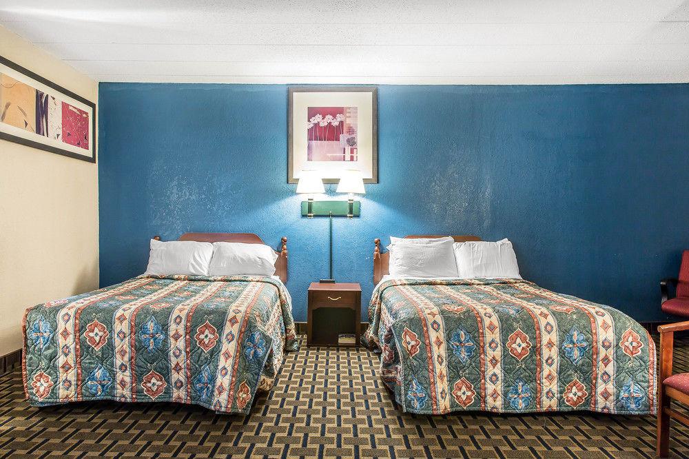 Econo Lodge Cranston - Providence Esterno foto