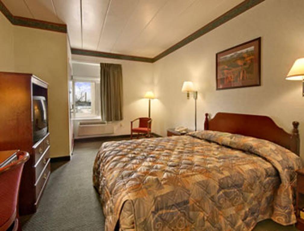 Econo Lodge Cranston - Providence Esterno foto