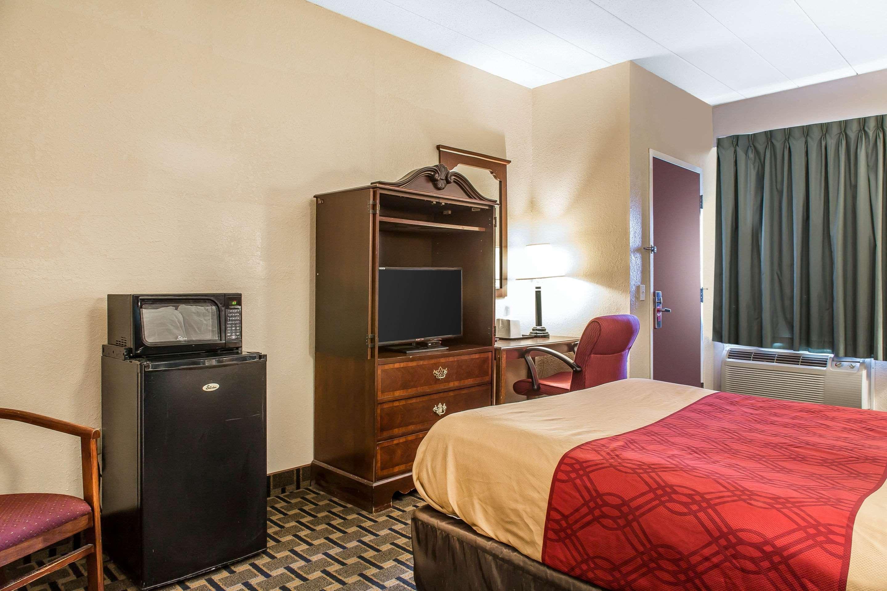 Econo Lodge Cranston - Providence Esterno foto