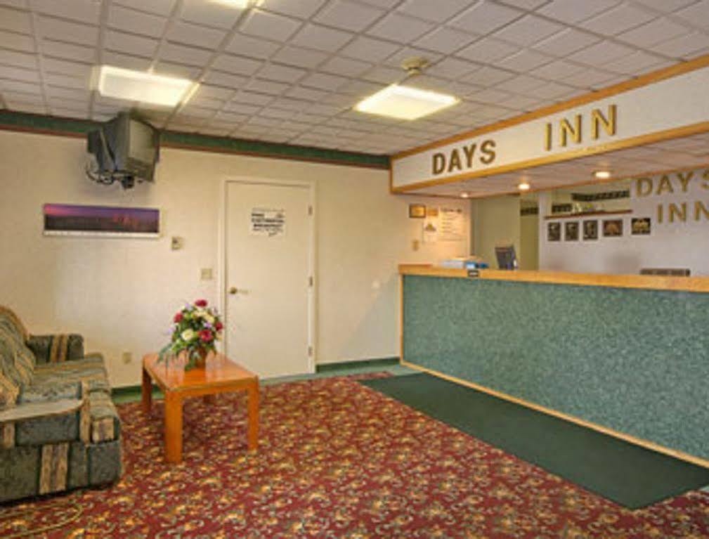 Econo Lodge Cranston - Providence Esterno foto