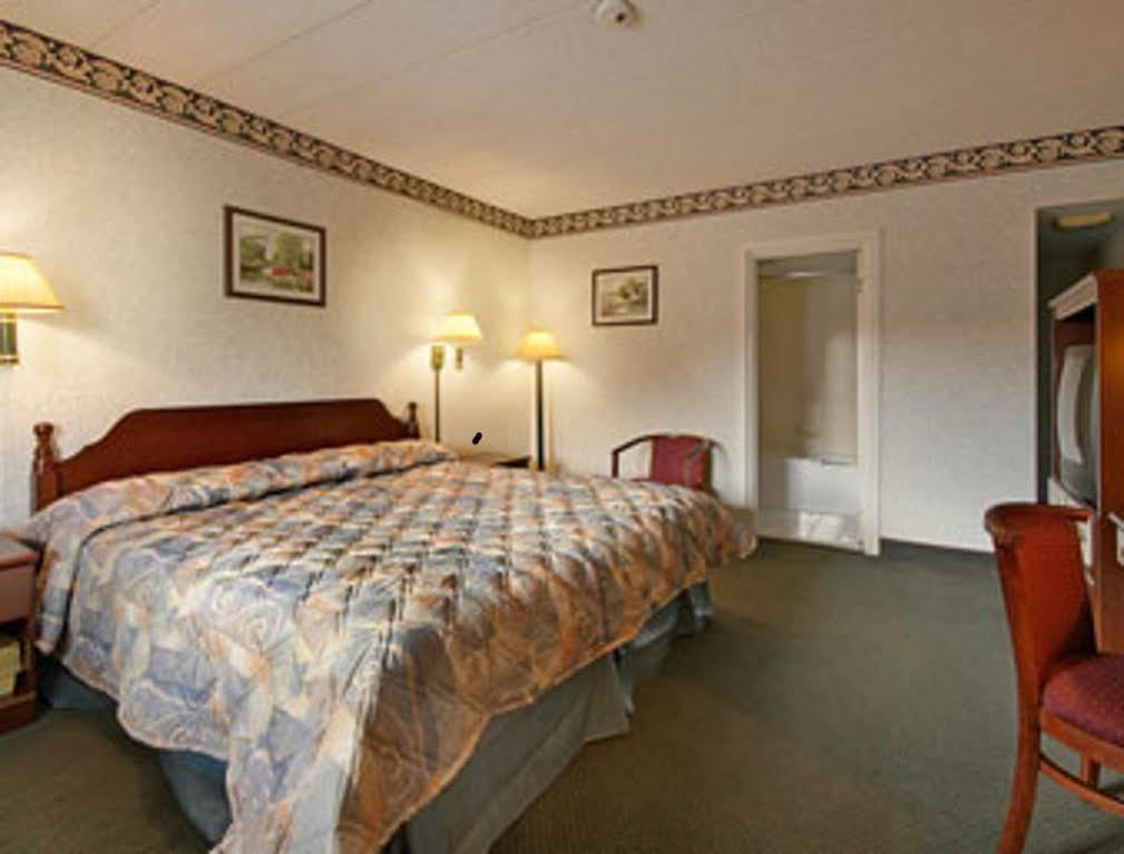 Econo Lodge Cranston - Providence Esterno foto
